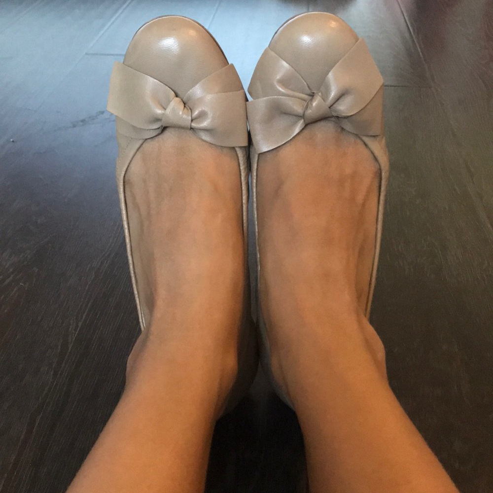 Bow tie ballerina flats
